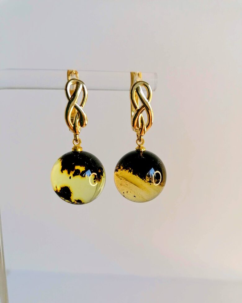 Baltic Amber Earrings with Moss – Natural Elegance