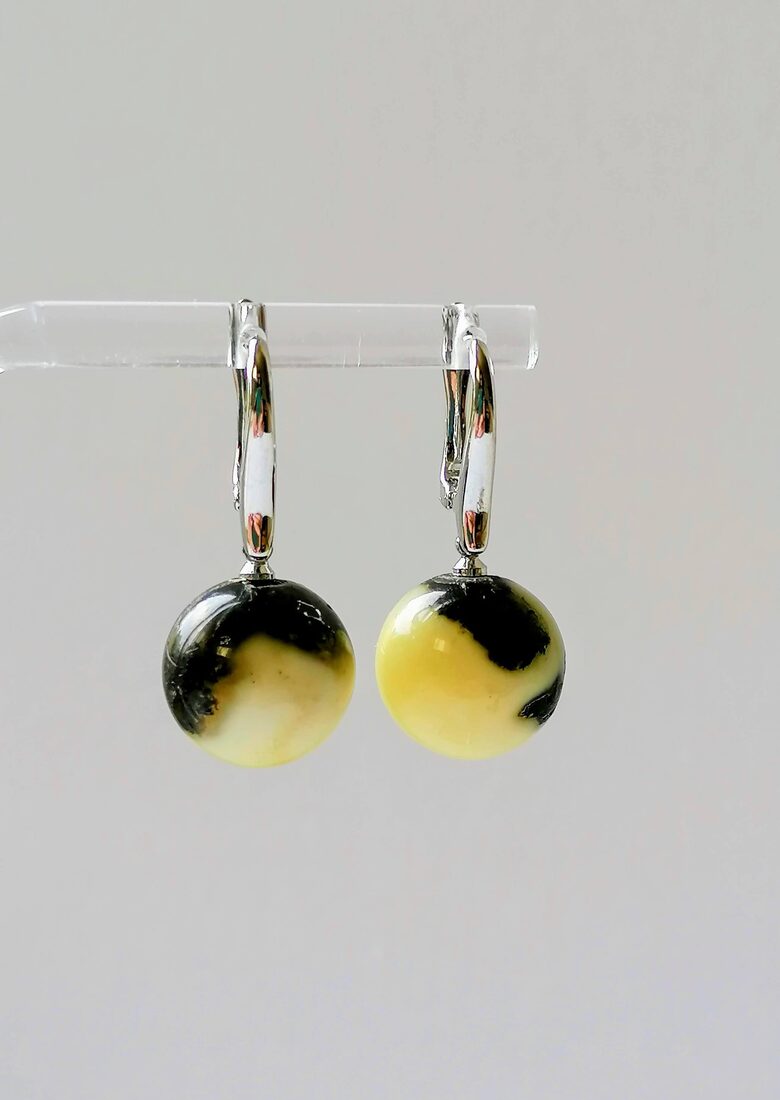 Round Baltic Amber Earrings – Black and Matte Contrast