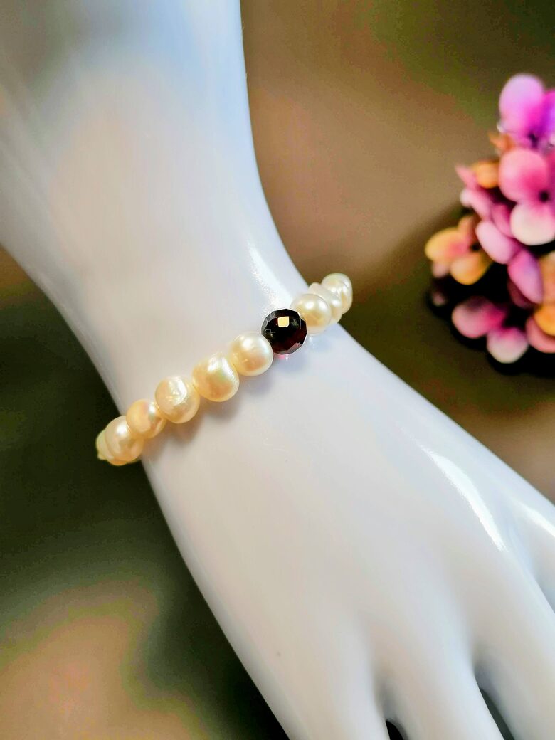Freshwater Pearl Bracelet with Cherry Faceted Amber