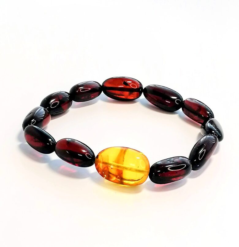 Laisvos Formos Vyšnios Spalvos Gintaro Apyrankė su Natūraliu Gintaro Akcentu