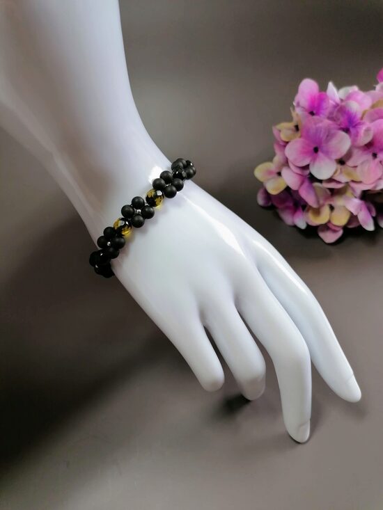 Pinta gintaro apyrankė su užsegimu – elegantiškas stilius