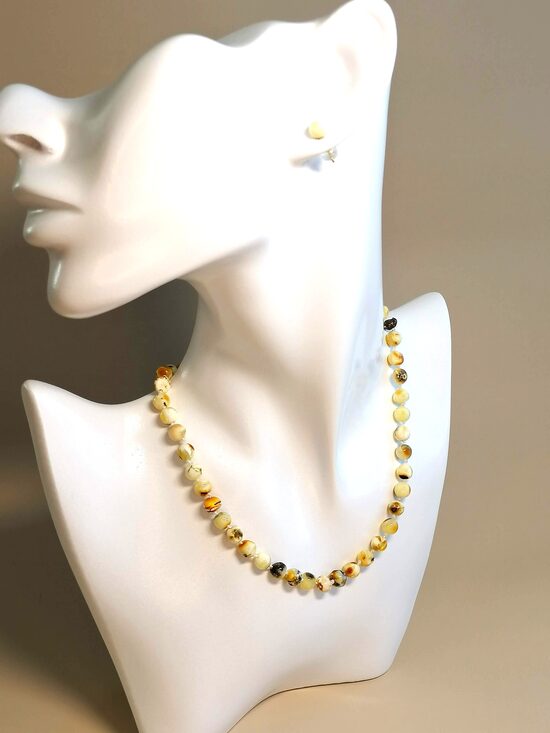 Matte and Quail Baltic Amber Necklace “Dance of Mist”